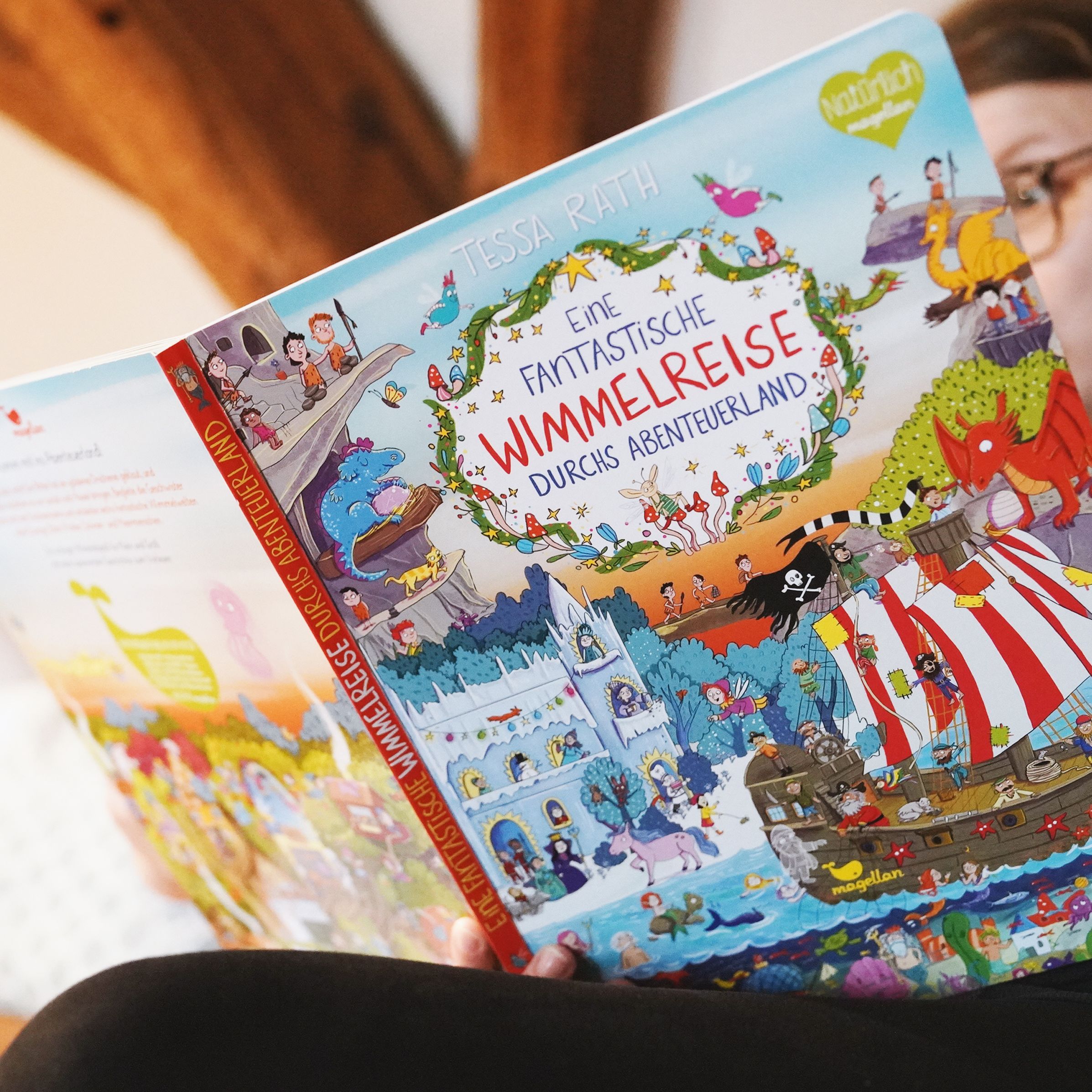 Eine fantastische Wimmelreise durchs Abenteuerland
